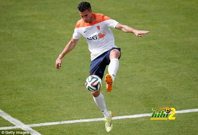 صور : فان جال ولاعبوه وملامح الاستعداد لكأس العالم