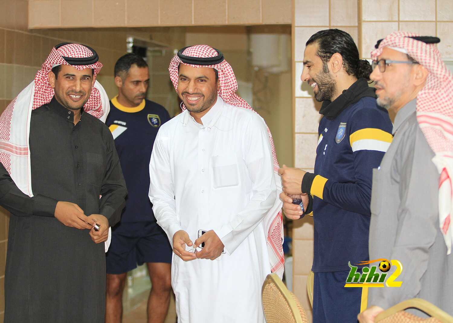 صور : الرئيس التنفيذي للتعاون يتابع التدريبات