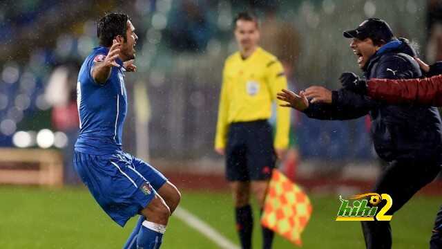 لاجازيتا : المجنسين مع كونتي