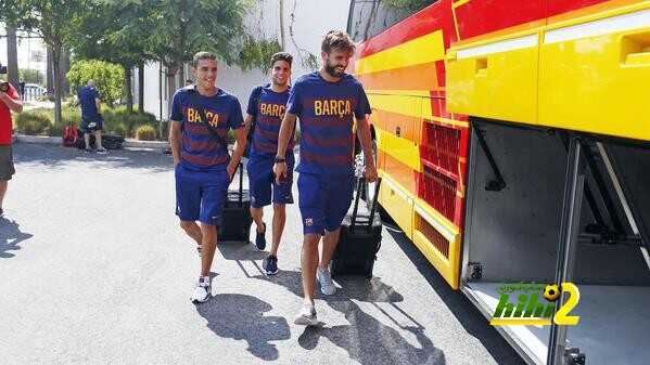 صورة : أطرف لقطة للاعبي برشلونة عند الوصول للوس انجلوس