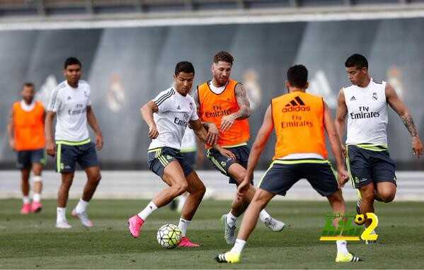 صور : تركيز وحماس عنوان الدورة التدريبية المسائية لريال مدريد