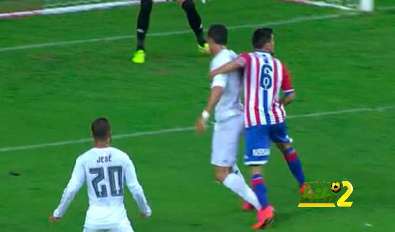 الماركا : فرنانديز حرم ريال مدريد من ركلة جزاء واضحة
