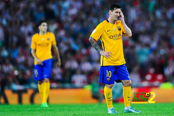 ميسي يثير الذعر لبرشلونة بعد سقوطه متألما في الدقائق الاولى