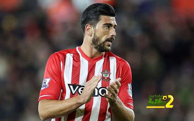 مهاجم ساوثهامبتون على أعتاب العودة إلى الدوري الإيطالي