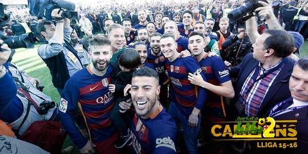 صورة : احتفال نجوم برشلونة بلقب الليغا في غرف الملابس ..!