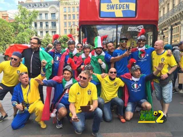 صور : أجواء رائعة قبل انطلاق مباراة إيطاليا والسويد