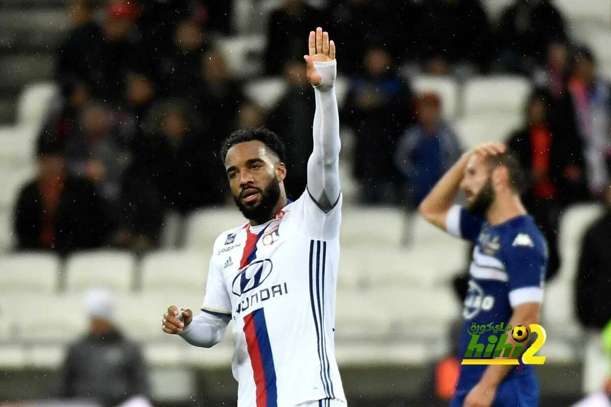 لاكازيت ينفرد على القمة بين لاعبي الدوري الفرنسي