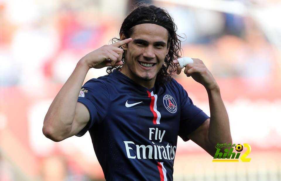 كافاني يتقدم في سباق الحذاء الذهبي