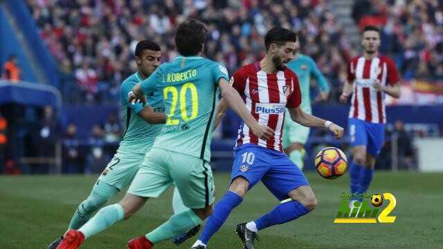 برشلونة ينهي الشوط الأول من قمة الكالديرون متعادلا سلبيا
