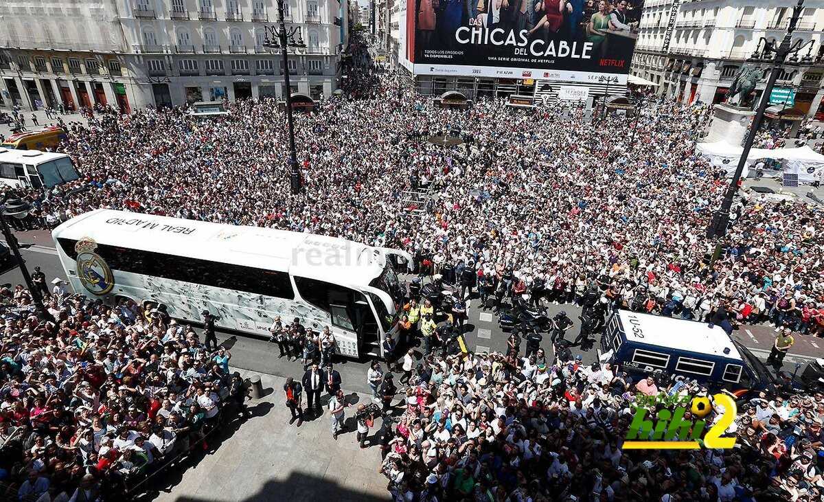 صور : جولة نجوم الريال في مدريد وتقديم كأس الليغا للمشجعين