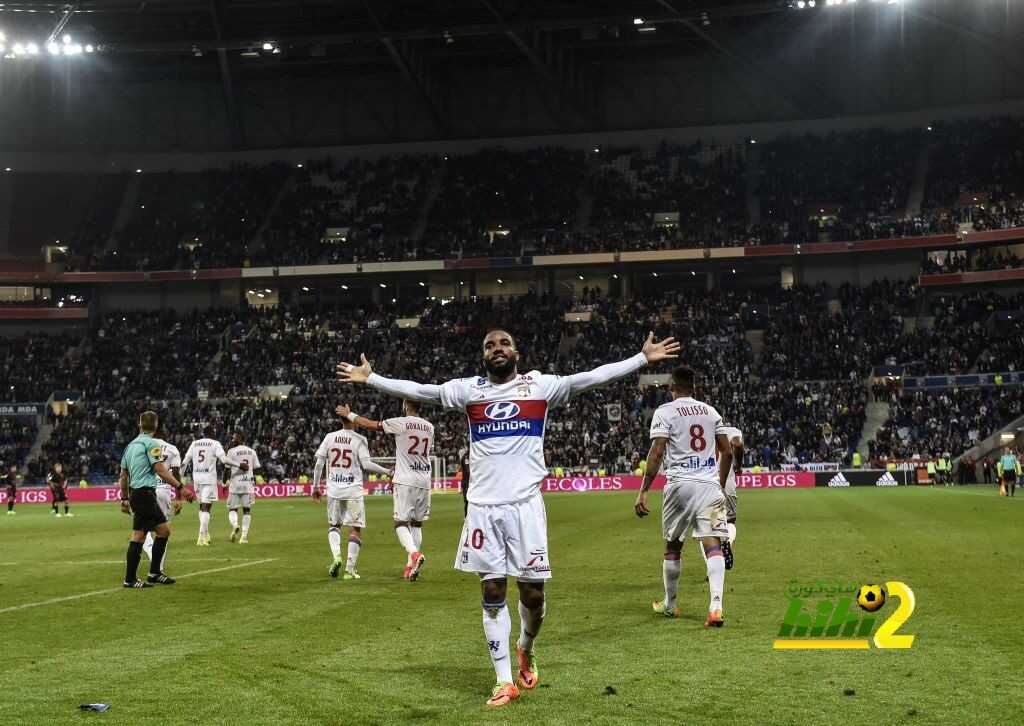 أوزيل : لاكازيت دائما جائع لتسجيل الأهداف