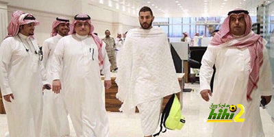 كريم بنزيما يستغل التوقف الدولي لاداء مراسم الحج