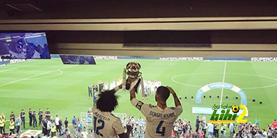 ريال مدريد يتسلم لقب الليجا خلال مباراة فالنسيا