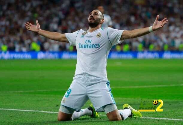 بنزيما لاعبًا في ريال مدريد حتى 2021