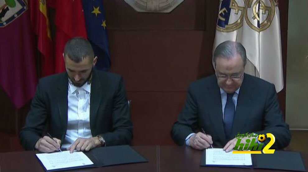 بنزيما يوقع عقود تجديده مع ريال مدريد