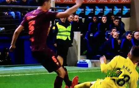 مدرب فياريال : لو كان الأمر معكوسا ماكان الحكم طرد لاعب برشلونة