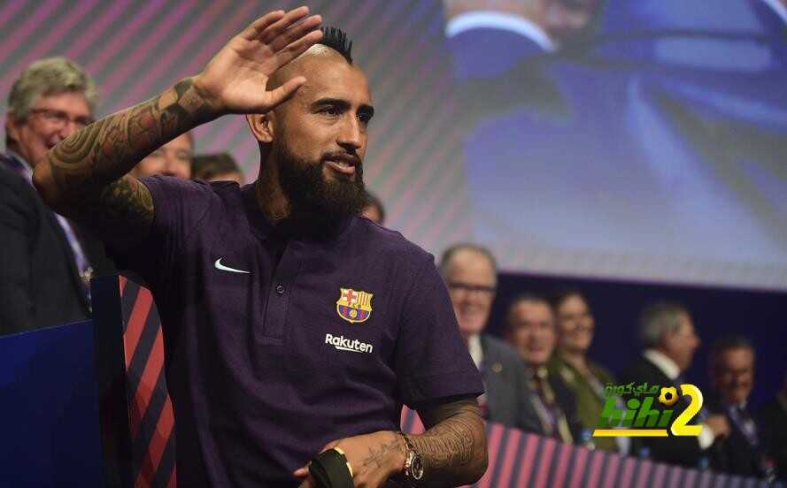 🔴 ارتورو فيدال : سنترك ارواحنا علي ارض الملعب من أجل البارسا