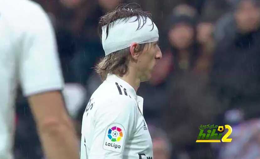صور : مودريتش يصاب في وجهه ولكنه يكمل اللعب