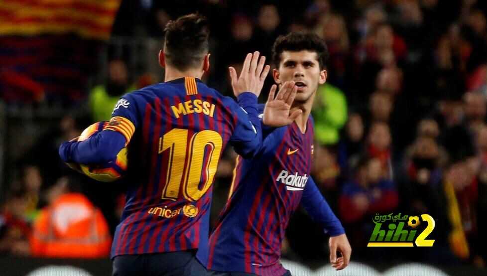 القميص الأبيض مرفوض في برشلونة .!