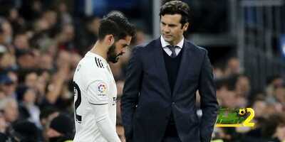جماهير ريال مدريد تنقسم حول تأييدها لموقفي سولاري وإيسكو