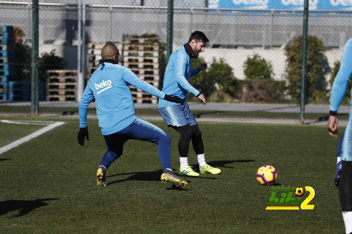الآس : ميسي يتدرب مع برشلونة مع مطاردة الآلام