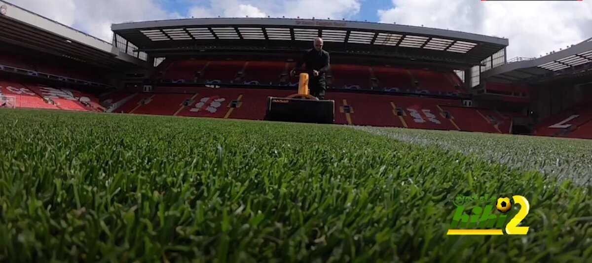 🔴أعمال تقليم عشب الأنفيلد على قدم وساق اليوم الاثنين.