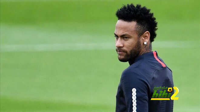 سبورت: برشلونة ألقى الكرة في ملعب باريس سان جيرمان