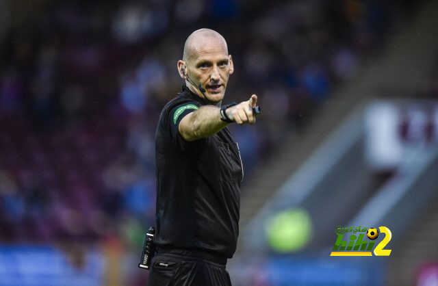 رسميا تعيين حكم مباراة برشلونة في الابطال