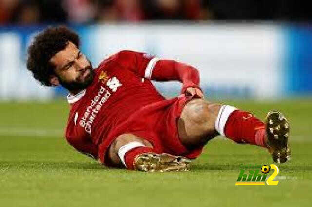 صلاح يغادر الملعب مصابا