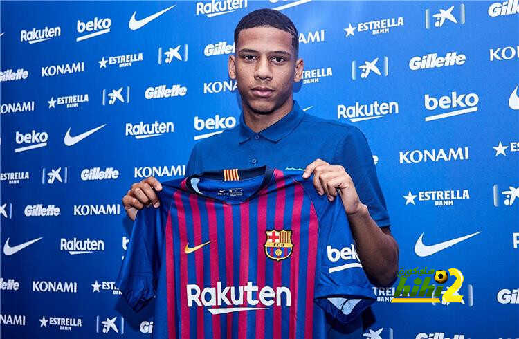 اليونايتد يخطط لضم مدافع برشلونة