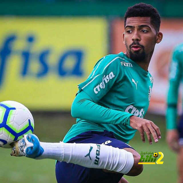 تقارير: برشلونة يؤمن أولى صفقاته الصيفية