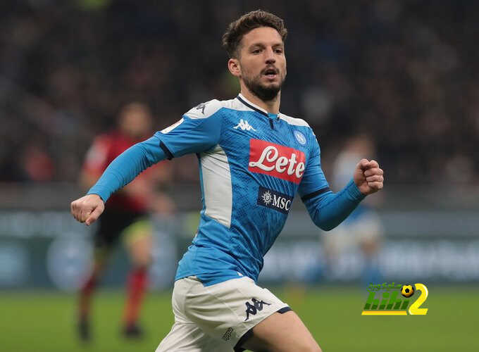 نابولي يباغت برشلونة بالهدف الأول