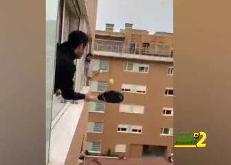 فيديو: شخصان يحاربان الكورونا بلعب التنس