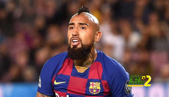 فيدال يحسم الجدل حول مستقبله مع برشلونة
