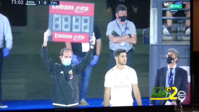 صور : أسينسيو يتساءل .. كم استغرقت من الوقت لأسجل ..؟!