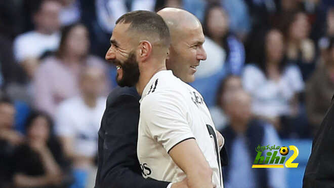 بنزيما يشيد بالمدربين الذين عمل معهم