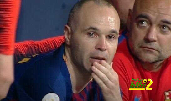 صورة: دموع إنييستا التي فضحت كبار برشلونة
