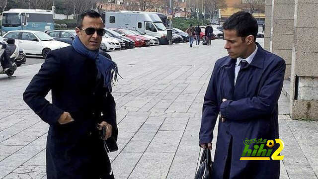 ماركا – مينديز في برشلونة لمناقشة عقد فاتي ومستقبل سيميدو.