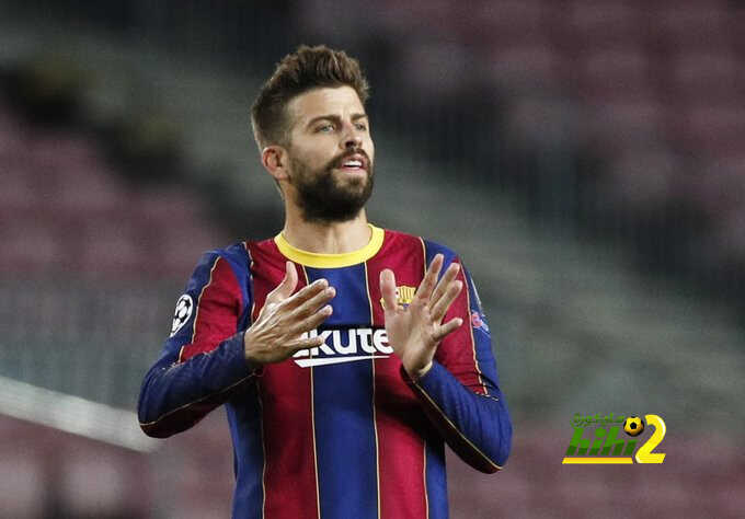 بيكيه يوضح أسباب أخطاء برشلونة الدفاعية أمام دينامو كييف