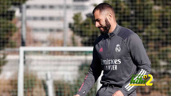 مشاركة بنزيمة في مباراة ريال مدريد وإنتر ميلان أصبحت معقدة