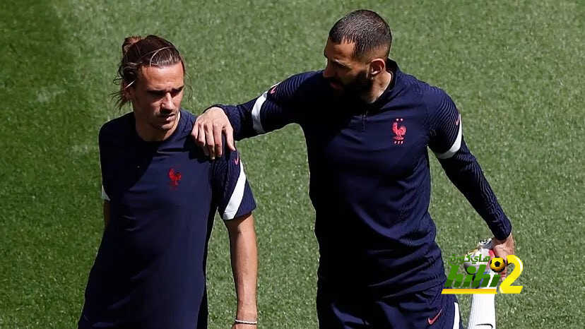 ديشامب يطب طلب غريب من بنزيما