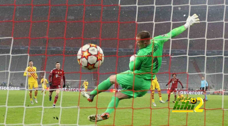 دياز يطالب برحيل 11 لاعب عن برشلونة في يناير