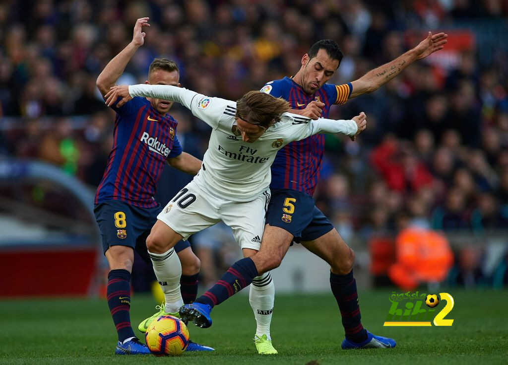 مودريتش وبوسكيتس …شتان الفارق