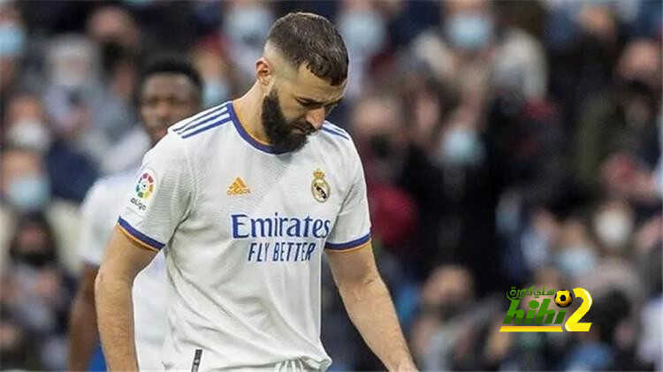 هل يكسر بنزيما نحسه الليلة ضد باريس؟