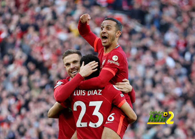 قصة إنتقال ألكانتارا إلى مانشستر يونايتد