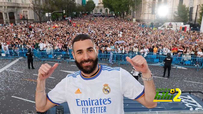 فيديو: شاهد فرحة نجوم ريال مدريد في ساحة سيبيليس