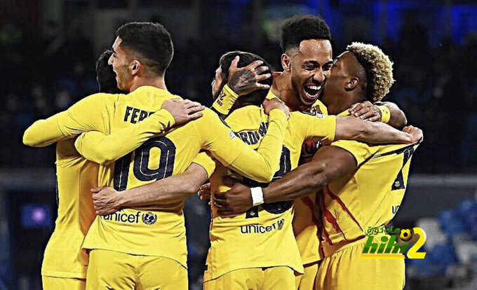 ممر شرفي من لاعبي برشلونة لريال بيتيس