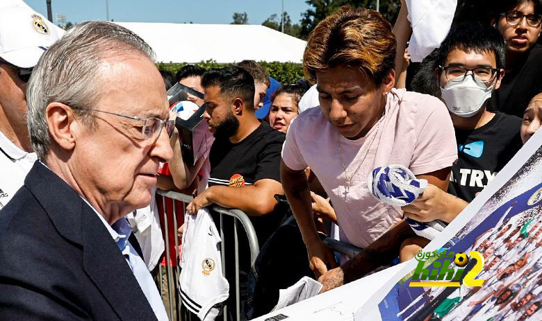 فيديو: جماهير ريال مدريد تطالب بيريز بالخامسة عشر