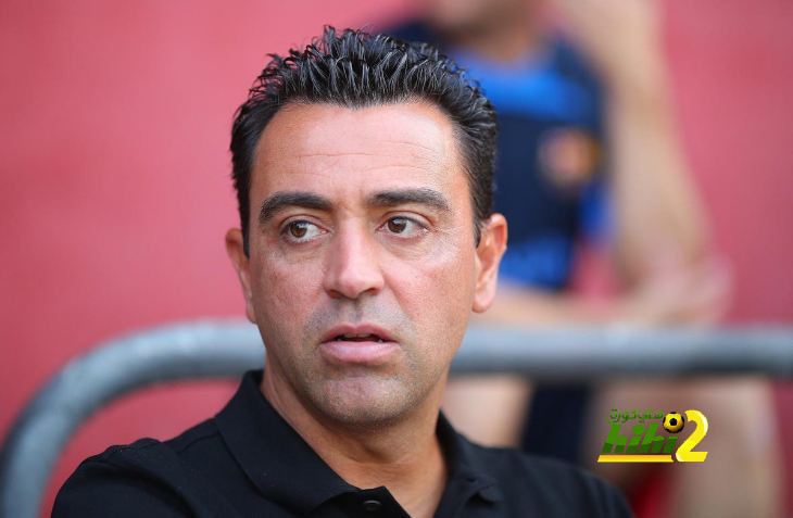 فيديو: استقبال خاص لتشافي قبل بدء مران برشلونة!