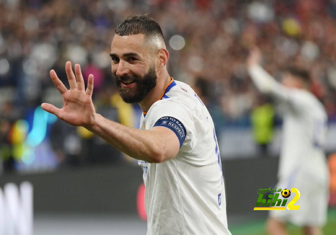 ريال مدريد يقترب من تجديد عقد بنزيما